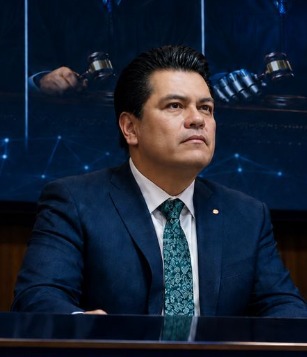 Mtro. Alfredo T. Calderón Martínez